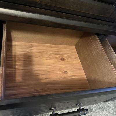 Bellamy Lane Mans Door Chest (GB-MG)