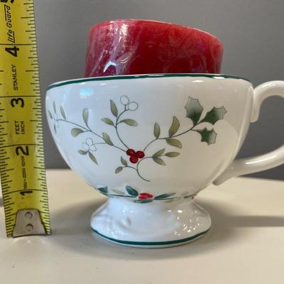 Pfaltzgraff, Winterberry, Tea, pot, and cup with Candle