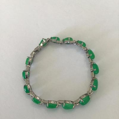 Beautiful vintage silver tone Jade type tennis bracelet