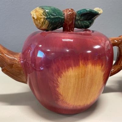 Apple teapots