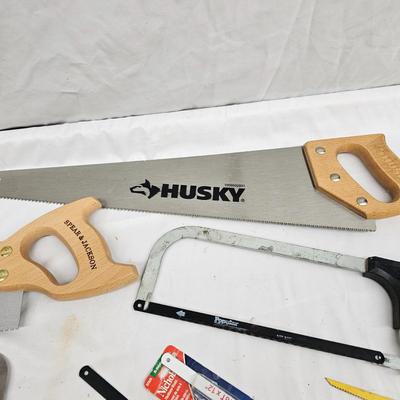 Assortment of Small Hand Saws (DG-JS)