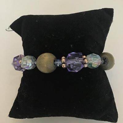 Faux glass bead stretch bracelet