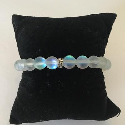 Opalescent frosted glass bead stretch bracelet