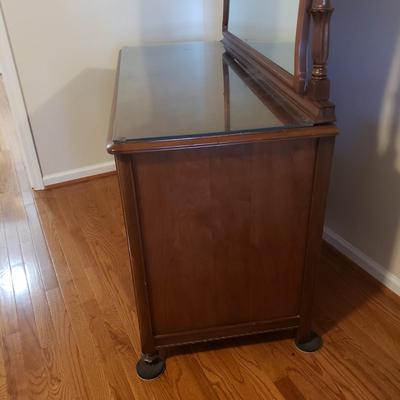Dresser with Mirror (HB-KD)
