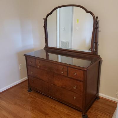 Dresser with Mirror (HB-KD)