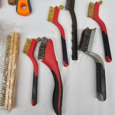 Blades, Scrapers, Brushes & More (DG-JS)