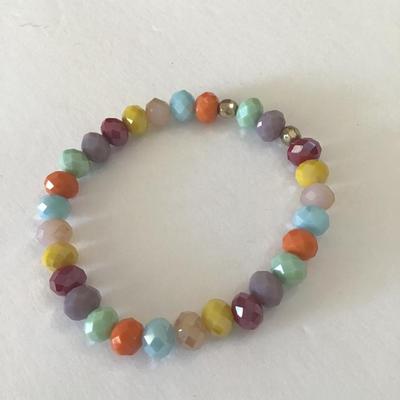 Multicolored faceted glass bead stretch bracelet