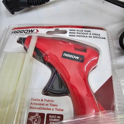 Assorted Craft Items, Glue Guns & More (DG-JS)