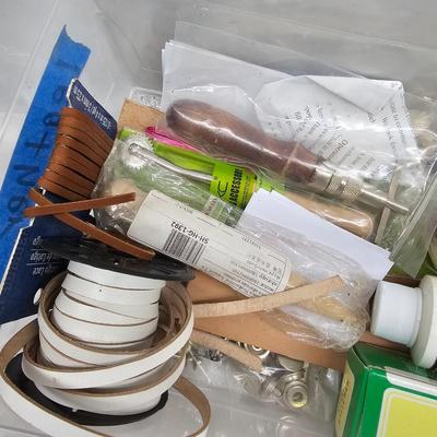 Assorted Craft Items, Glue Guns & More (DG-JS)