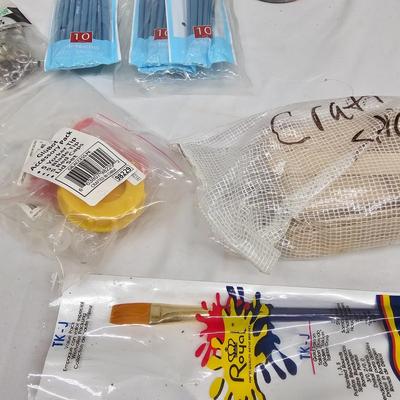 Assorted Craft Items, Glue Guns & More (DG-JS)