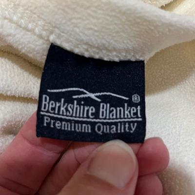 Full/Queen DKNY Duvet, Serta Mattress Cover and More (HB-BC)