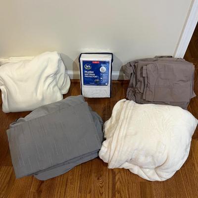 Full/Queen DKNY Duvet, Serta Mattress Cover and More (HB-BC)