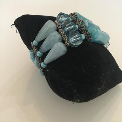 Vintage faux glass ice blue stretch bracelet