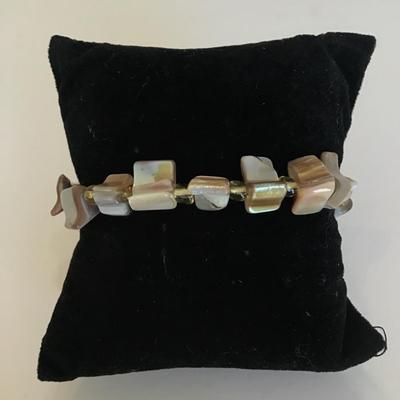 Beautiful Shell stretch Bracelets