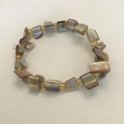 Beautiful Shell stretch Bracelets