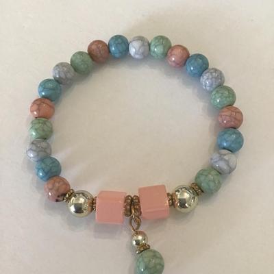 Pretty multicolor beaded stretch bracelet