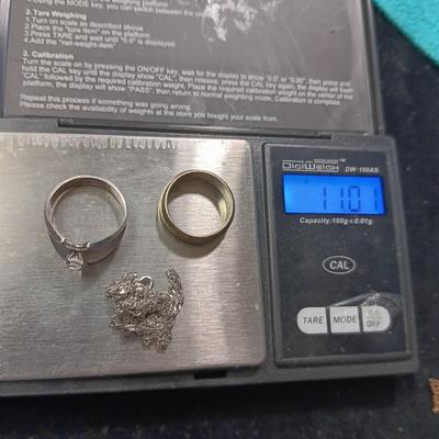 STERLING SILVER RINGS AND CHAIN PLUS A BUTTERFLY RING MARKED 850