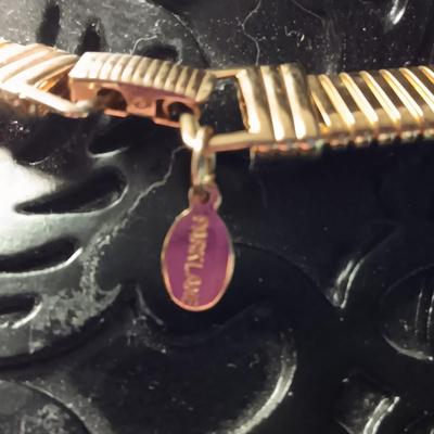 GOLD-TONE PARKLANE NECKLACE, 2 BROOCHES AND A RING