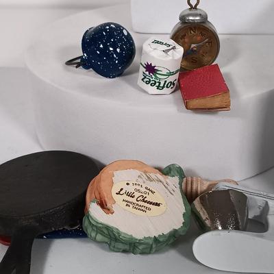 LOT 7: Collection of Doll House Miniatures