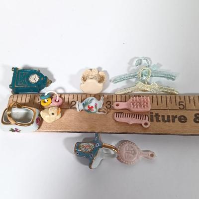 LOT 7: Collection of Doll House Miniatures