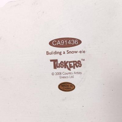 LOT 9: Miniature Christmas Decor with Decorative Plates