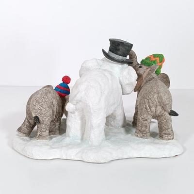 LOT 9: Miniature Christmas Decor with Decorative Plates