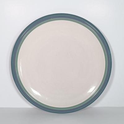 LOT 23: Williams Sonoma Tournesol Italy Serving Bowl and Platter with Pfaltzgraff Ocean Breeze Hand-Blown Glass Bowl and Pottery Plate