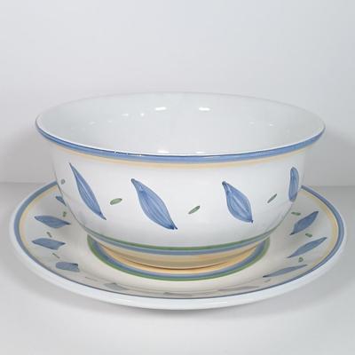 LOT 23: Williams Sonoma Tournesol Italy Serving Bowl and Platter with Pfaltzgraff Ocean Breeze Hand-Blown Glass Bowl and Pottery Plate