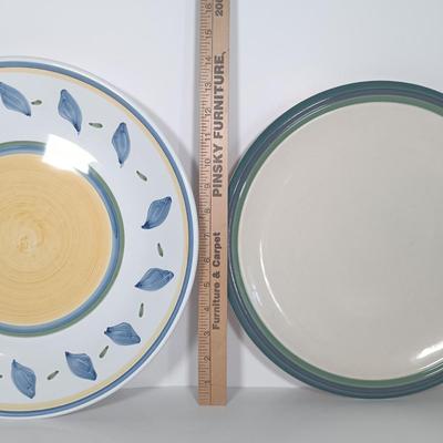 LOT 23: Williams Sonoma Tournesol Italy Serving Bowl and Platter with Pfaltzgraff Ocean Breeze Hand-Blown Glass Bowl and Pottery Plate