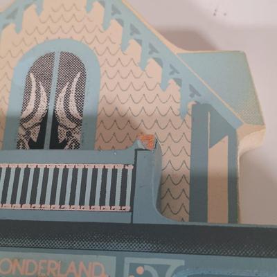 LOT 25: Cat's Meow and Shelia Collectible Houses with Signed and Numbered Print of the Cape May Chalfonte Hotel