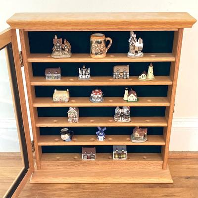 LOT 30: Vintage Wall Mount / Hanging Collectible Cabinet, Miniature Collection and Four Seasons Table Lamp