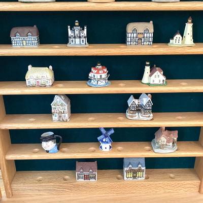 LOT 30: Vintage Wall Mount / Hanging Collectible Cabinet, Miniature Collection and Four Seasons Table Lamp