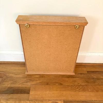 LOT 30: Vintage Wall Mount / Hanging Collectible Cabinet, Miniature Collection and Four Seasons Table Lamp