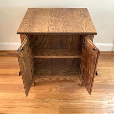 LOT 32: Wood Side Table / Cabinet with Storage
