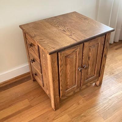 LOT 32: Wood Side Table / Cabinet with Storage