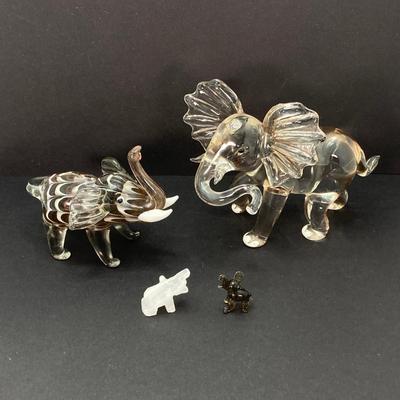 LOT 39: Beautiful Crystal / Glass Elephant Figurines