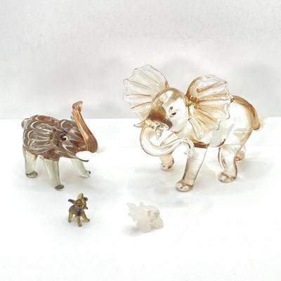 LOT 39: Beautiful Crystal / Glass Elephant Figurines