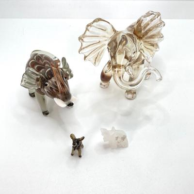 LOT 39: Beautiful Crystal / Glass Elephant Figurines