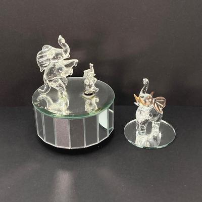 LOT 39: Beautiful Crystal / Glass Elephant Figurines