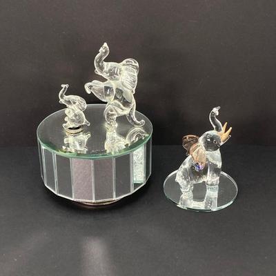 LOT 39: Beautiful Crystal / Glass Elephant Figurines