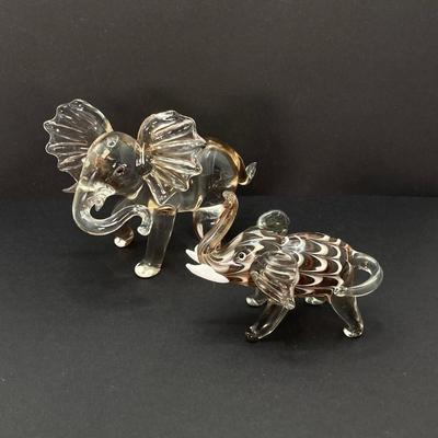 LOT 39: Beautiful Crystal / Glass Elephant Figurines