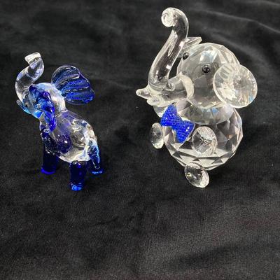 LOT 40: Collection of Crystal / Frosted Glass Elephant Figurines - Shannon Crystal and More