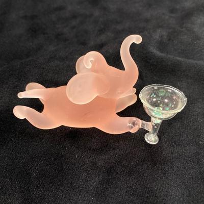 LOT 40: Collection of Crystal / Frosted Glass Elephant Figurines - Shannon Crystal and More