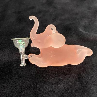 LOT 40: Collection of Crystal / Frosted Glass Elephant Figurines - Shannon Crystal and More