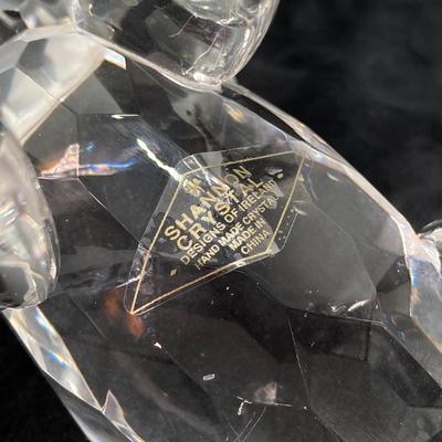 LOT 40: Collection of Crystal / Frosted Glass Elephant Figurines - Shannon Crystal and More