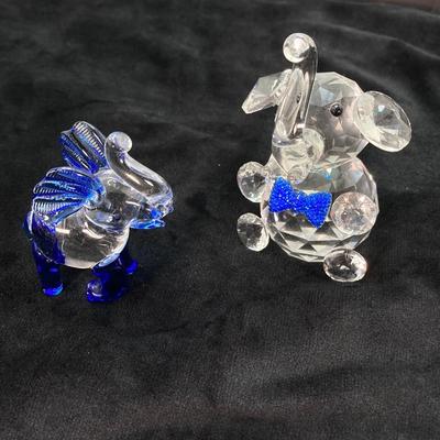 LOT 40: Collection of Crystal / Frosted Glass Elephant Figurines - Shannon Crystal and More