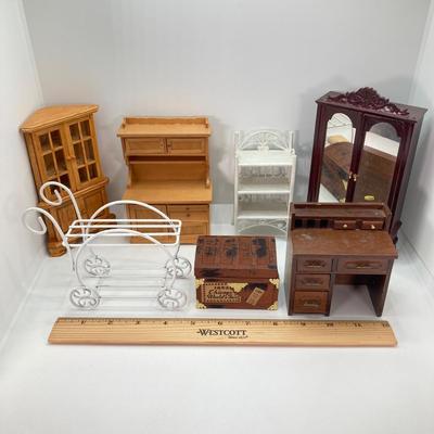 LOT 41: Large Collection of Doll House Furniture
