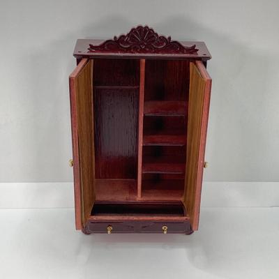 LOT 41: Large Collection of Doll House Furniture