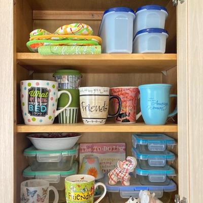 LOT 47: Kitchen Cabinet Finds - Mugs, Pyrex, Snapware, Tupperware and More