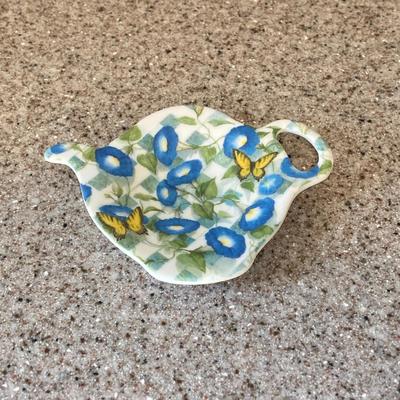 LOT 48: Kitchen Essentials - The Premier Woman Measuring Cups, Mom's Diner Napkin Holder / Butter Dish, Canisters, Towels and More